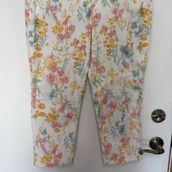 CHARTER CLUB BRISTOL CAPRI. MULTI-COLLOR FLORAL. LIKE NEW! SZ. 14 - Picture 2 of 4